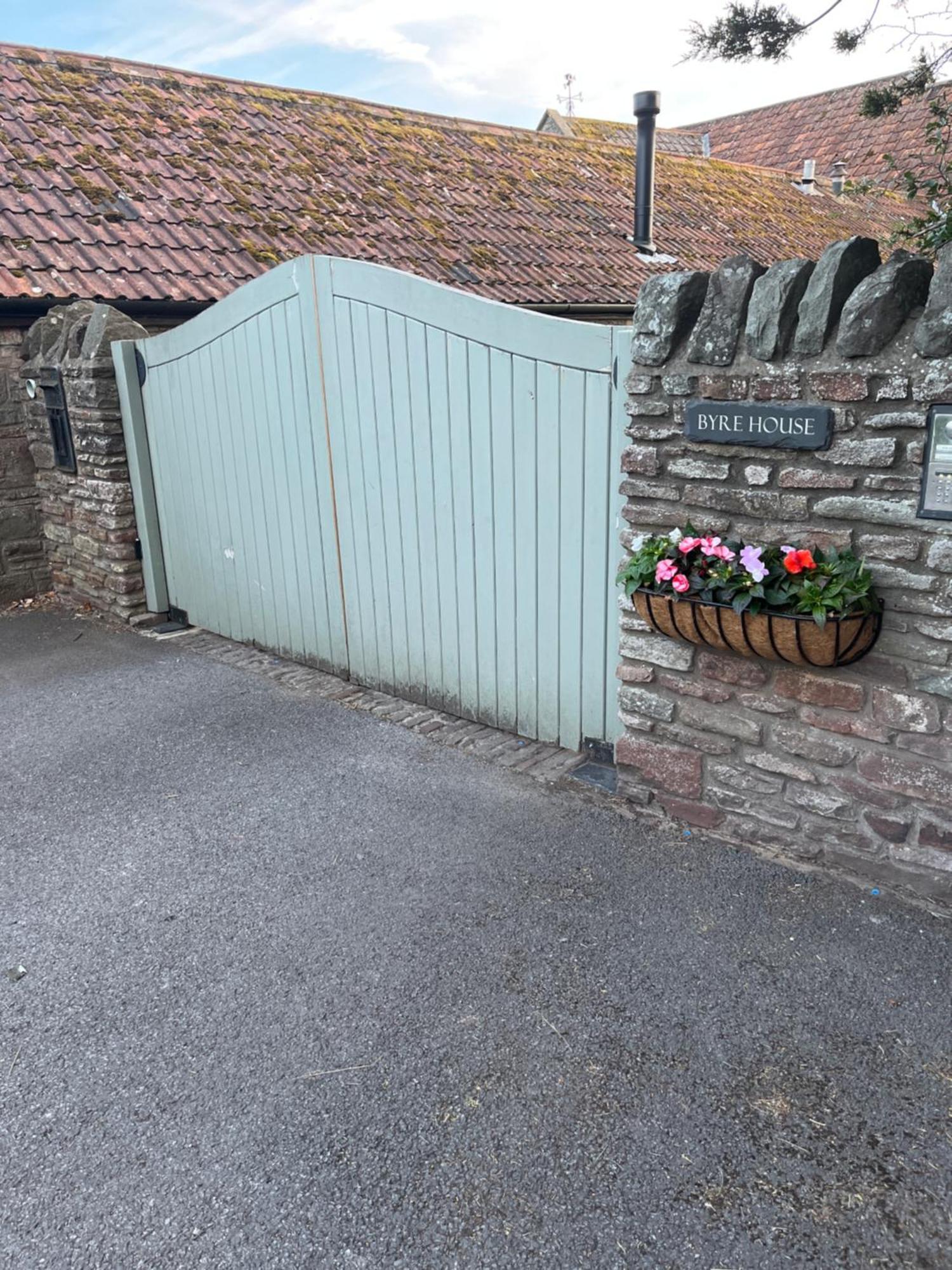 The Old Coach House At Byre House Villa Coalpit Heath Exteriör bild